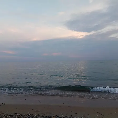 Right Across The Sea Feriehus *